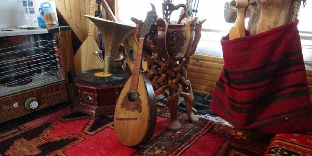 Depremden korktu 1600 rakıma yerleşti! Bu evi gören dönüp bir daha bakıyor: Adeta küçük bir müze… 3